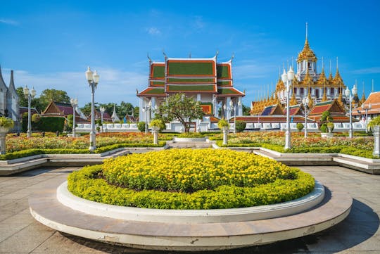 Phra Nakhonin kävelykierros ja Wat Suthat Bangkokissa