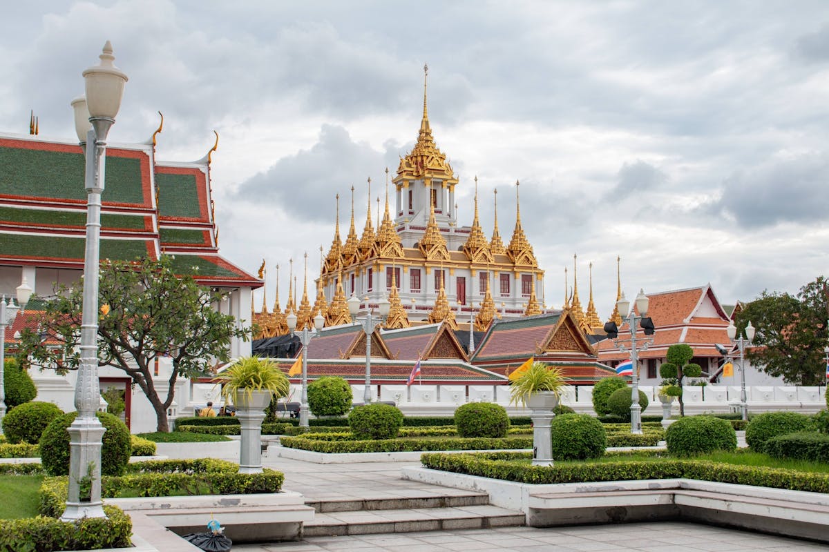 Bangkok Phra Nakhon Walking Tour with Wat Suthat