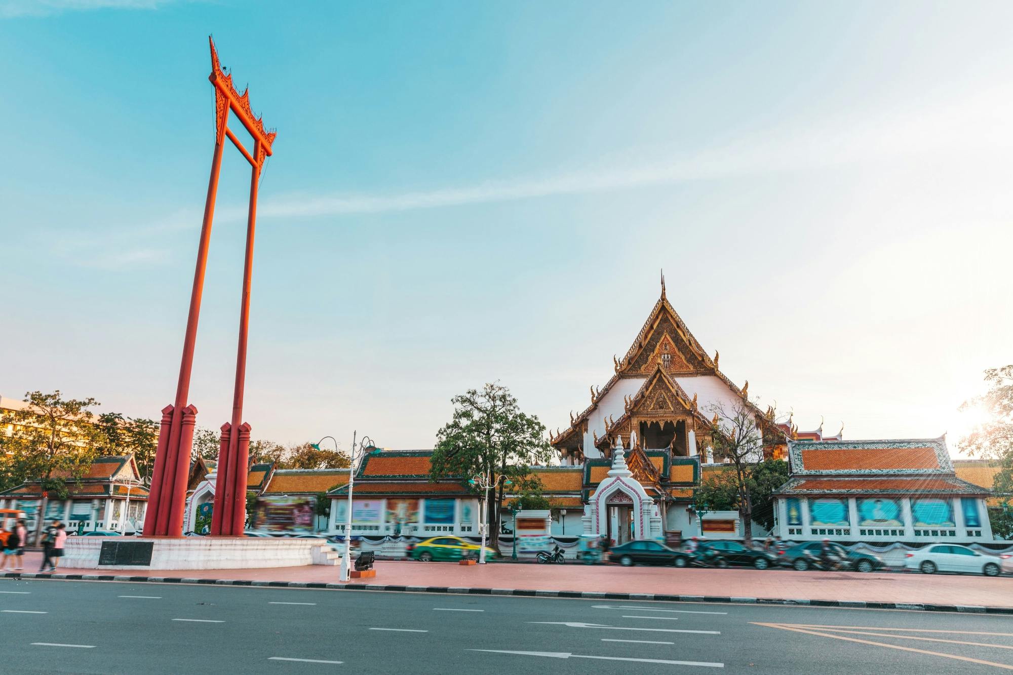 Bangkok Phra Nakhon Walking Tour with Wat Suthat