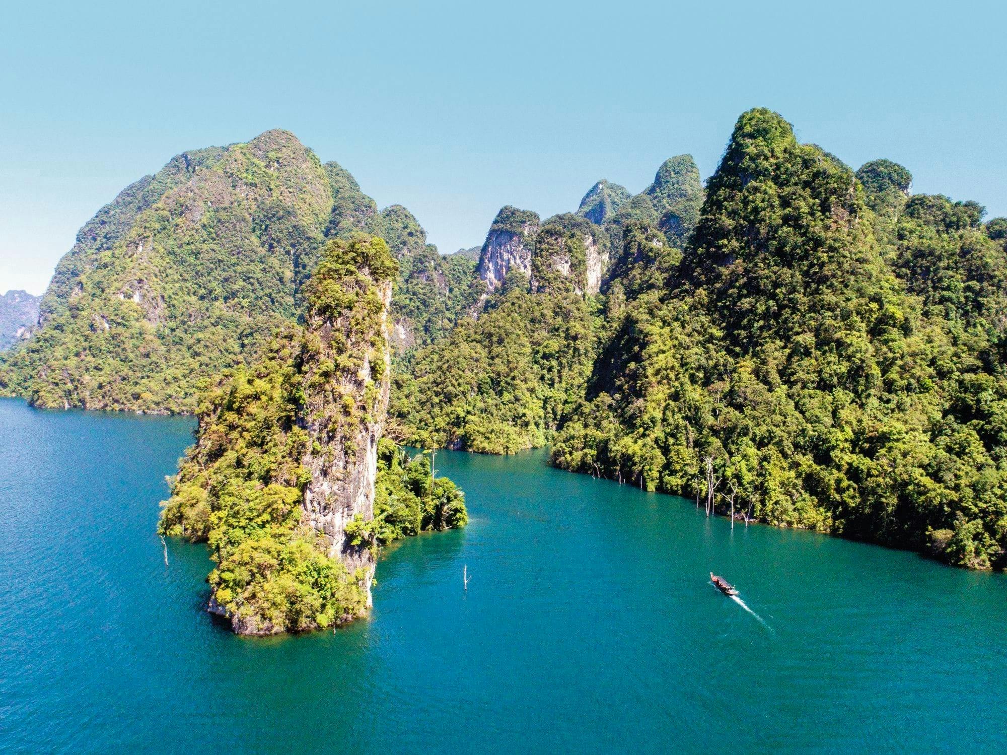 Rejs w Parku Narodowym Khao Sok łodzią typu long-tail z Khao Lak