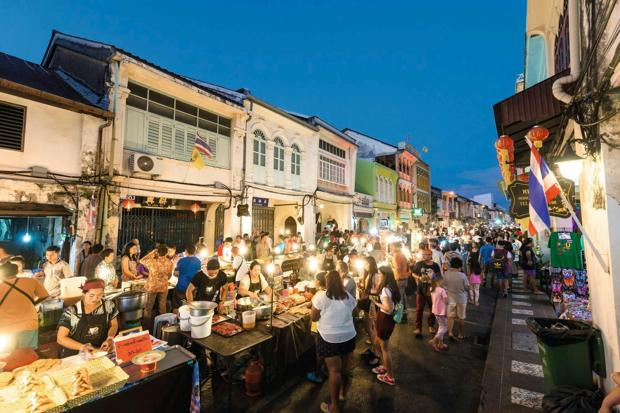 Phuket Altstadt Rundgang mit Nachtmarkt in der Thalang Road