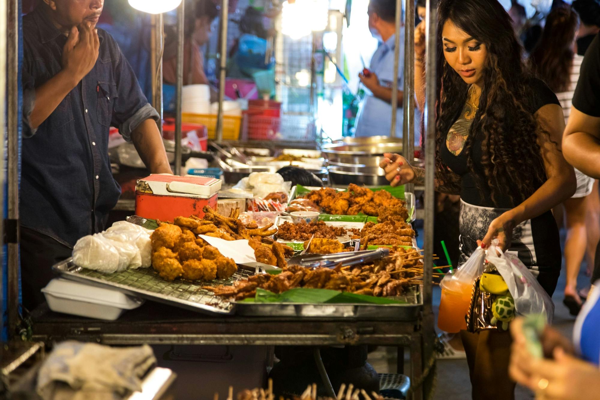 Tour del mercato notturno di Krabi con trasferimento