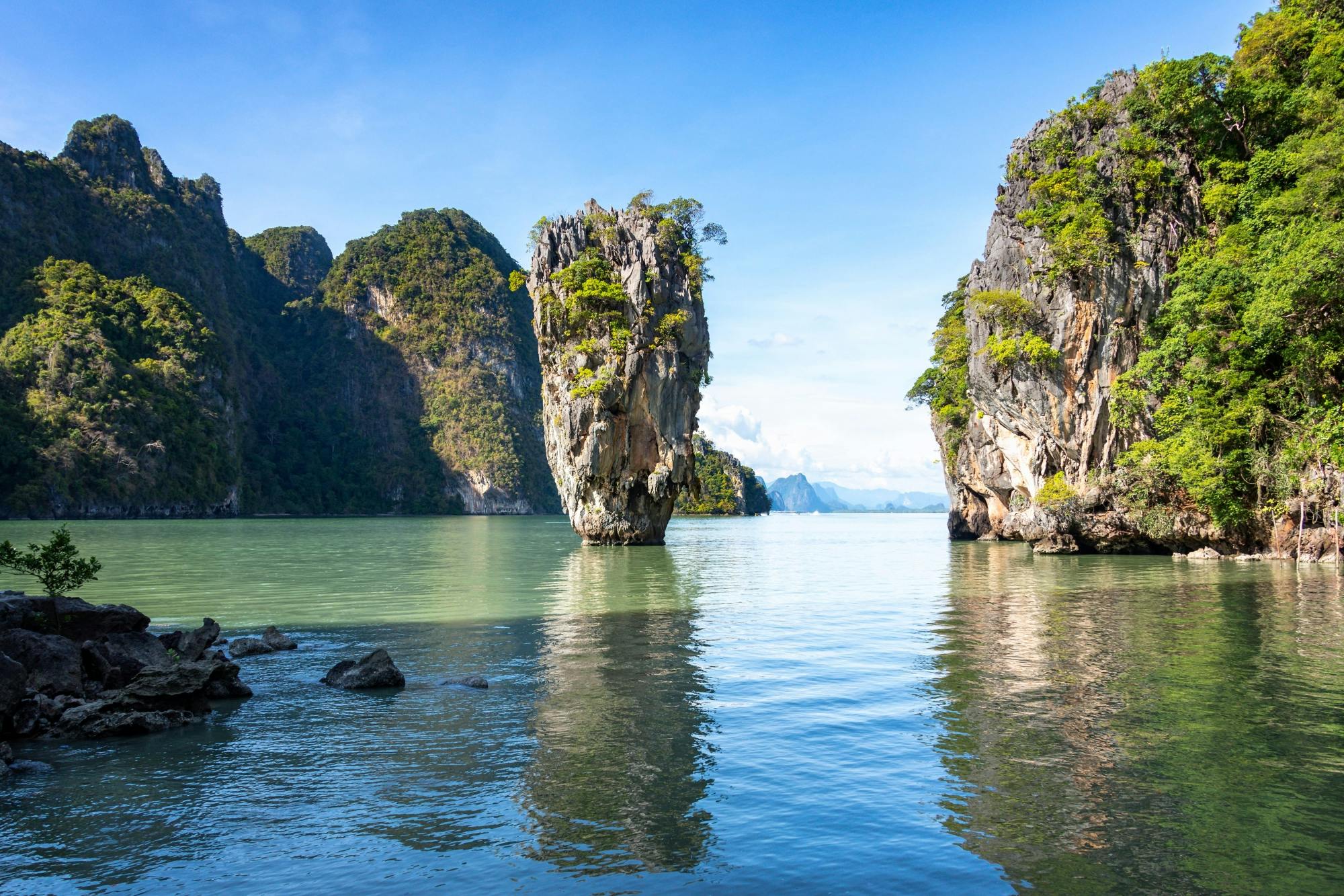 Ganztagestour James Bond mit Seekajak im Schnellboot ab Phuket