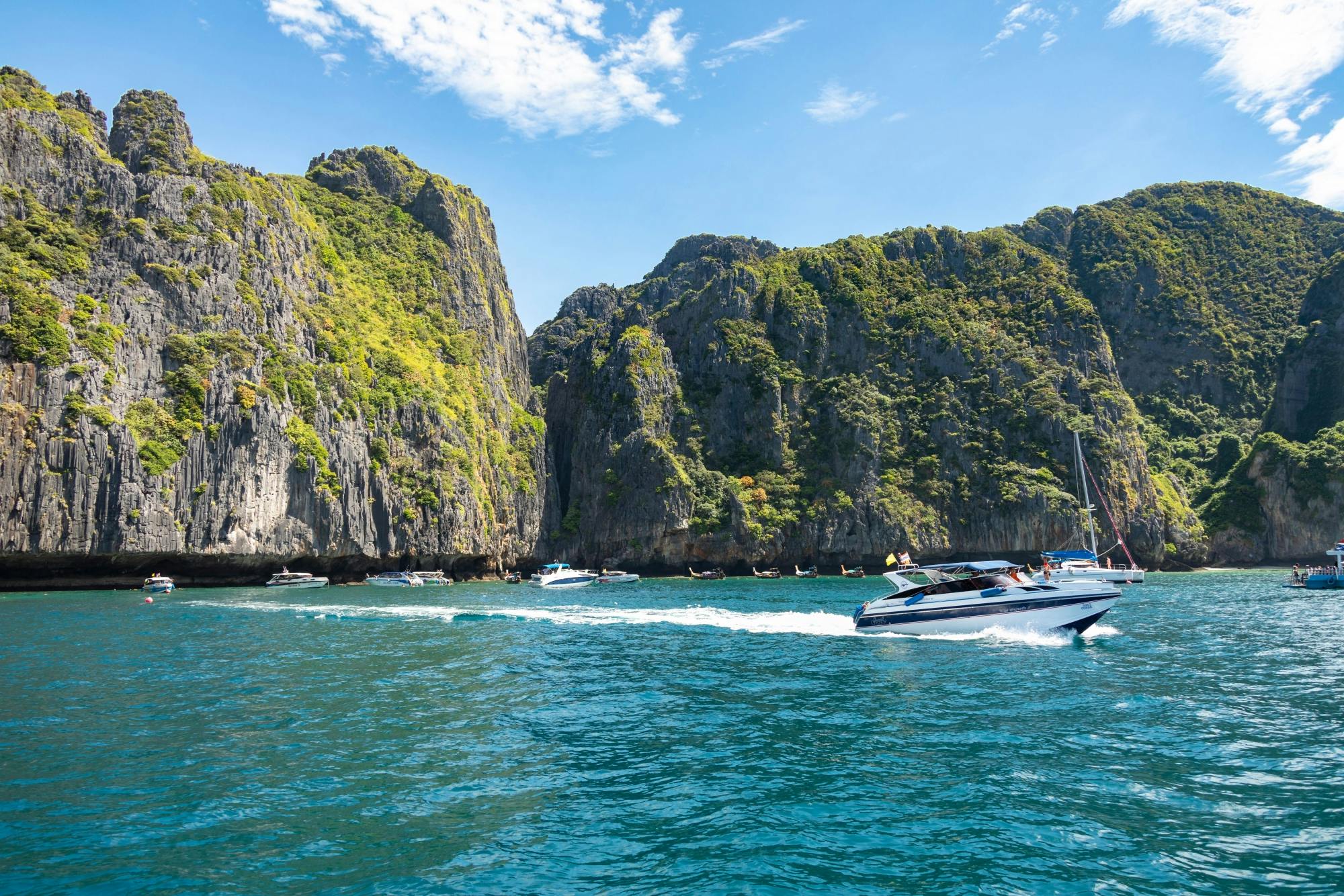 Dia inteiro em Phi Phi e Bamboo Island de lancha saindo de Khaolak