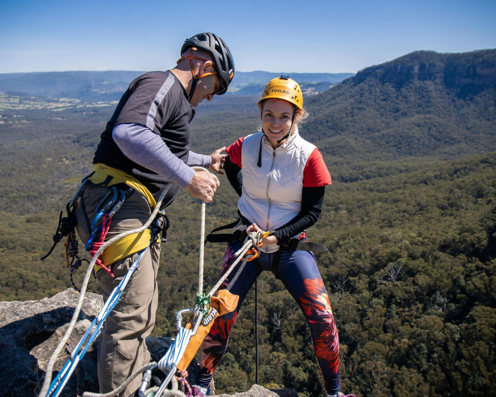 Aventura de rapel de meio dia nas Blue Mountains