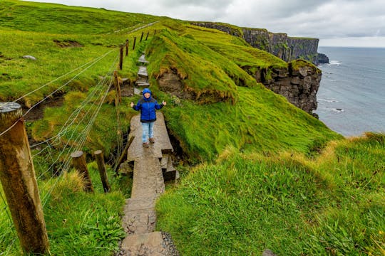 Recorrido por los acantilados de Moher y Galway en italiano