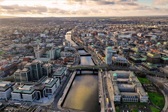 Jogo e tour de exploração pelos destaques de Dublin