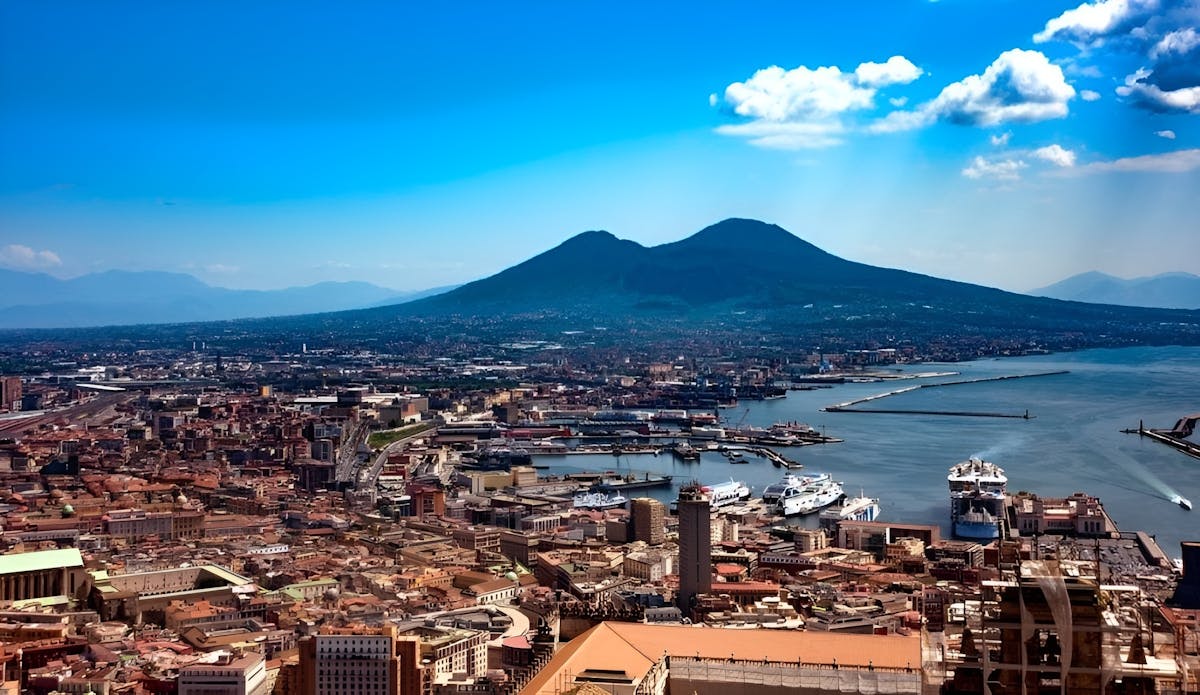 Tour autoguidato dei monumenti e dei tesori di Napoli