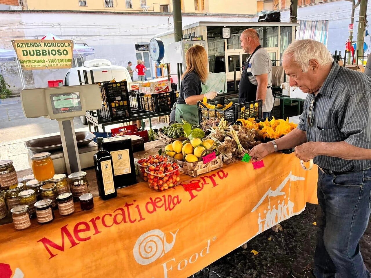 Market Visit and Cooking Class at a Cesarina's Home in Sorrento