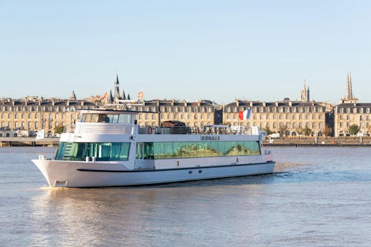 Rondvaart op de rivier de Garonne met wijn en canelé