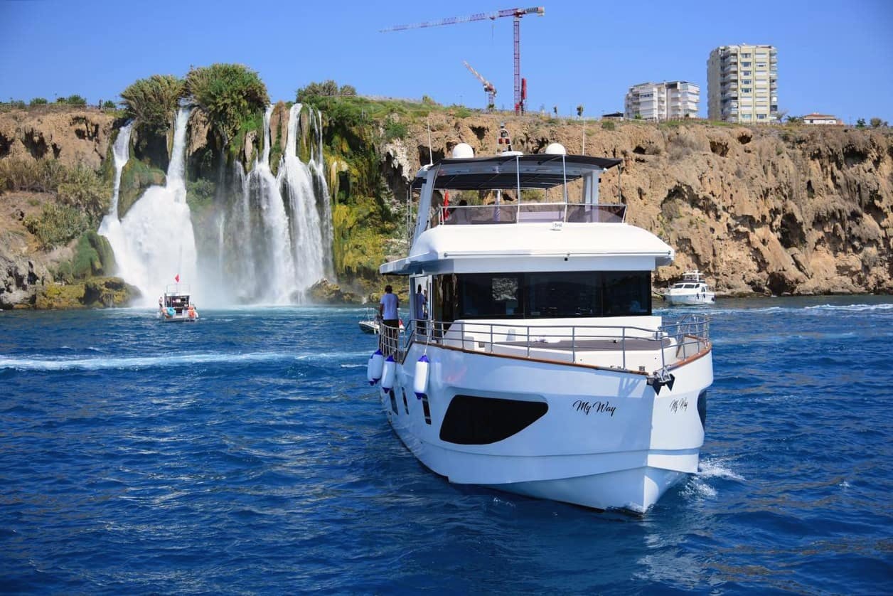 Full-day deluxe yacht cruise from Antalya