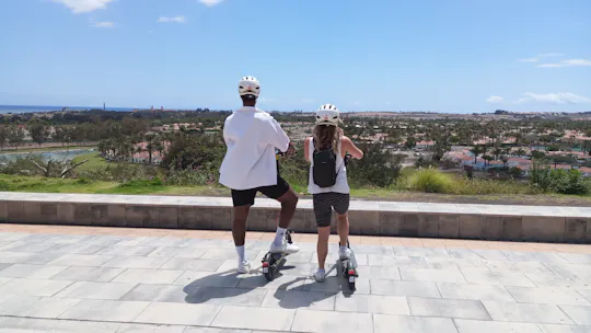 Passeio guiado de e-scooter Step Kickstart em Maspalomas