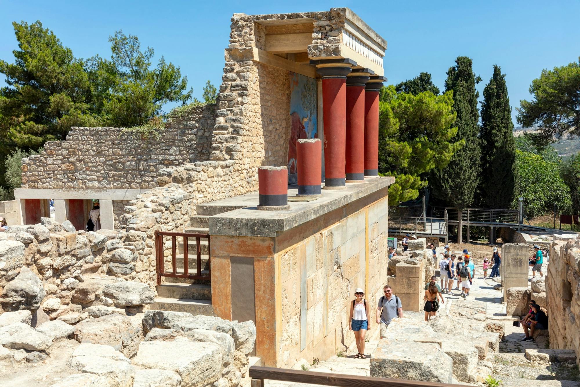 Knossos Palace and Heraklion Guided Tour with Transport