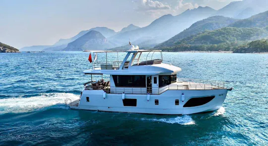Full-day deluxe yacht cruise from Antalya