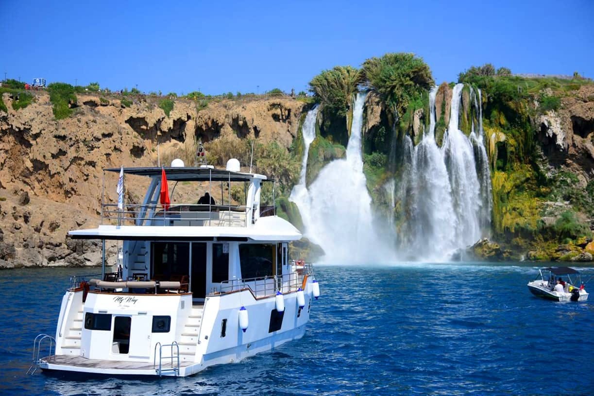 Full-day deluxe yacht cruise from Antalya