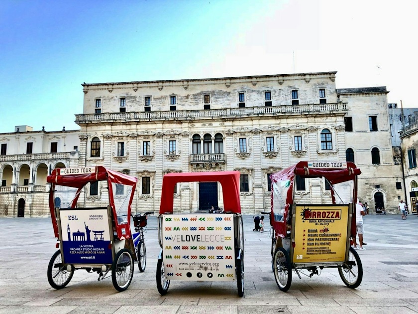Guided Rickshaw Tour of Lecce with Wine Tasting | musement