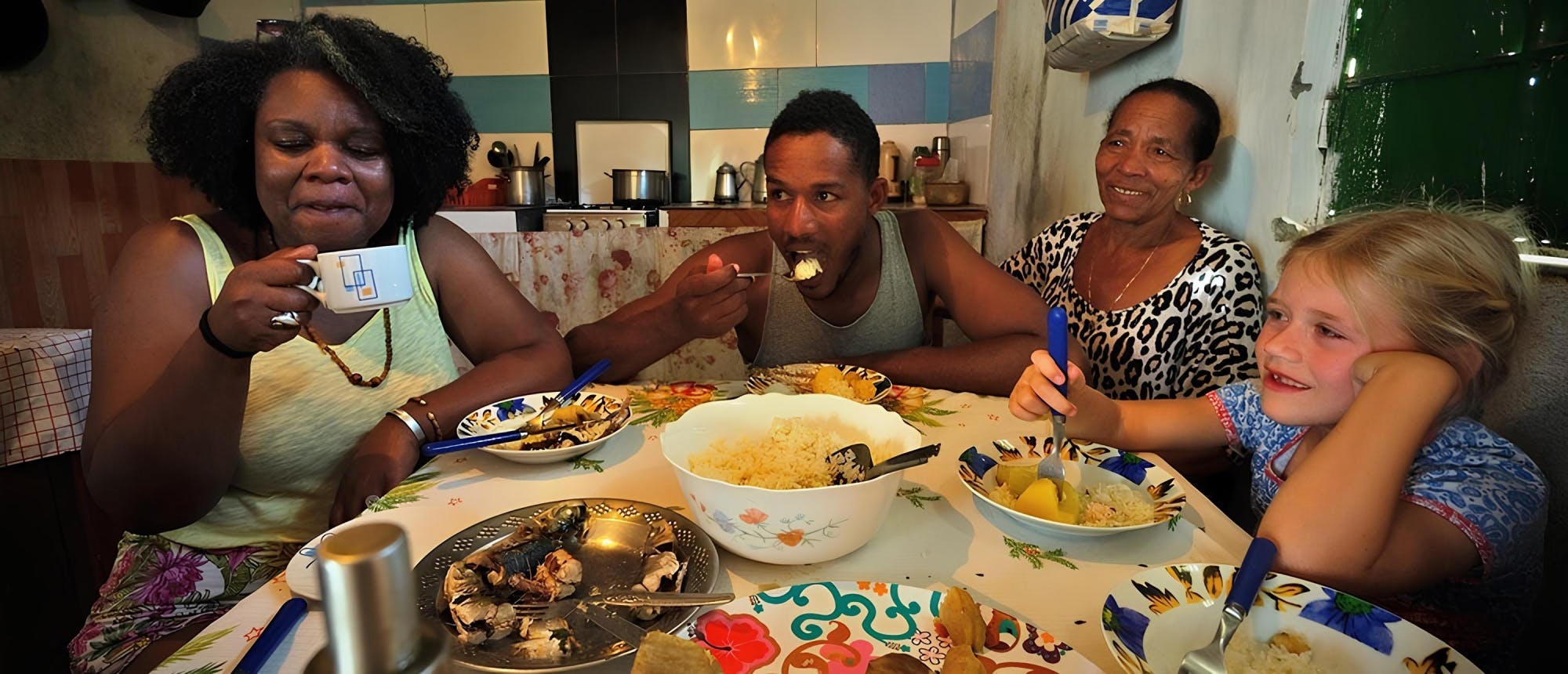 Experiencia gastronómica cultural con una familia local en Mindelo