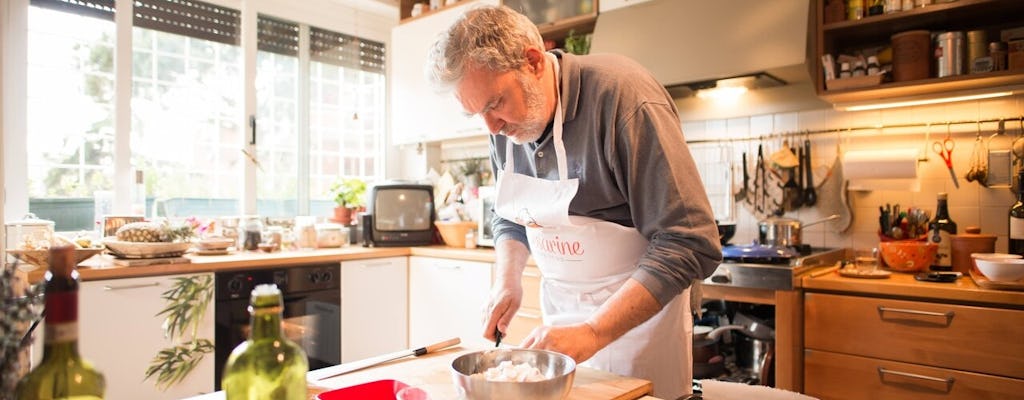 Market tour and dining experience at a Cesarina's home in Siena