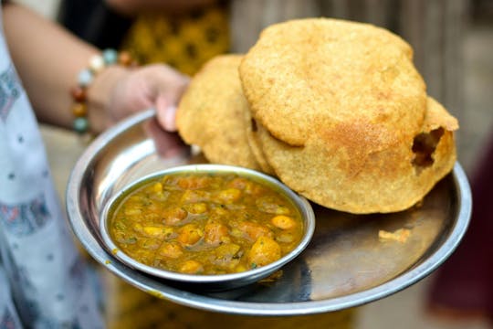 Diners in Agra, India