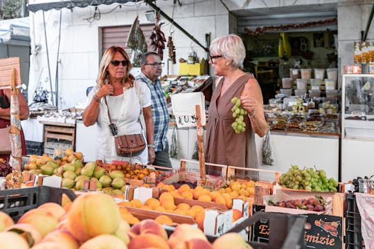 Visita al mercato e cena a casa di una Cesarina a Palermo