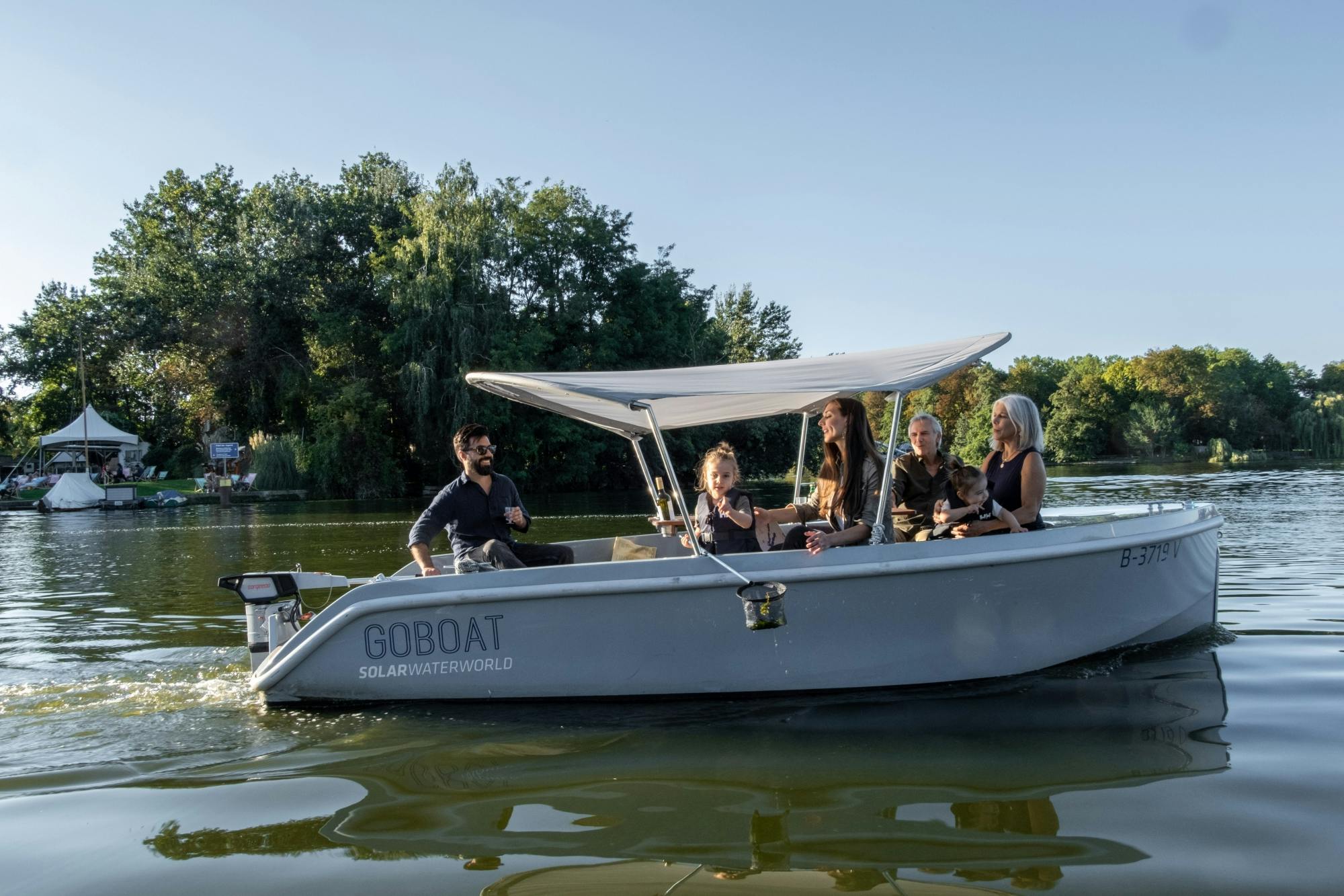 Alquiler de barco para una experiencia turística de 3 horas en Berlín