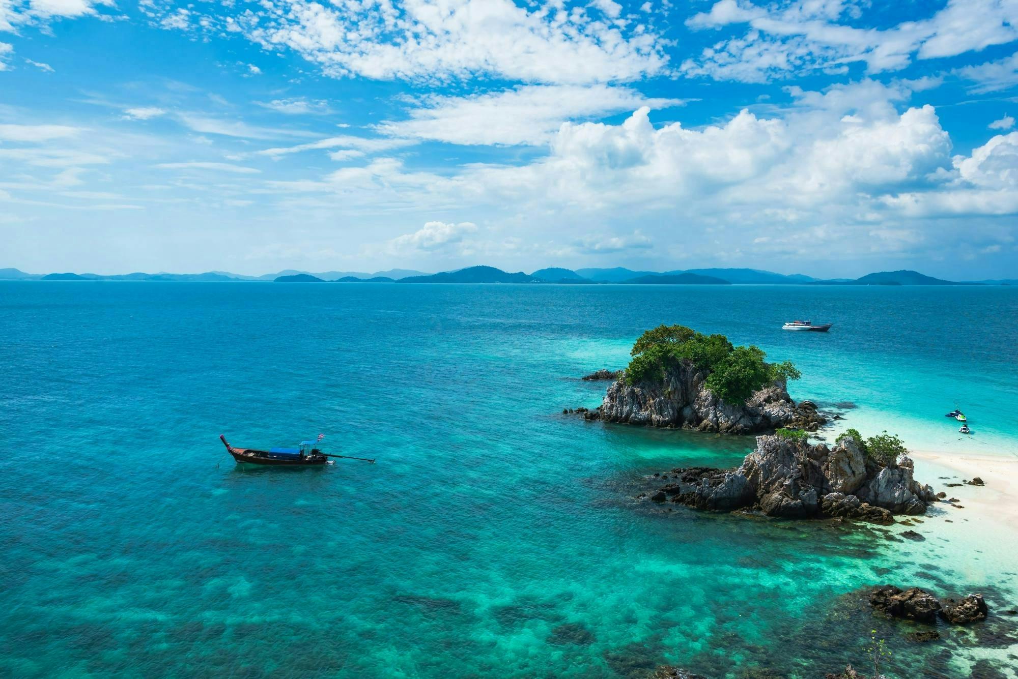 Passeio de um dia com mergulho de snorkel de Khao Lak para Phi Phi e Ilhas Bamboo