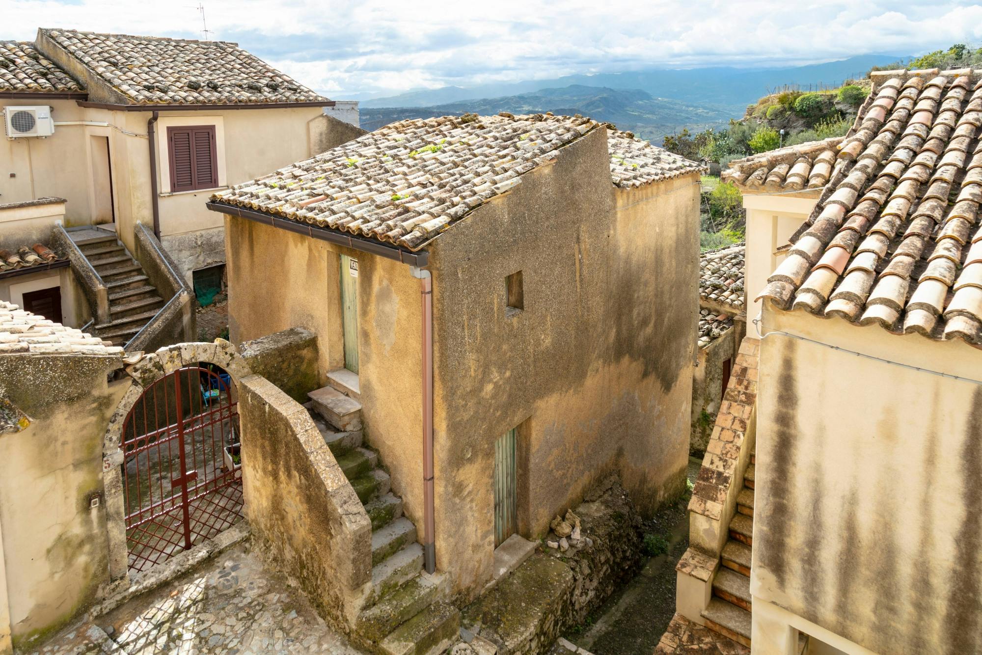 Hidden Gem Gerace Tour