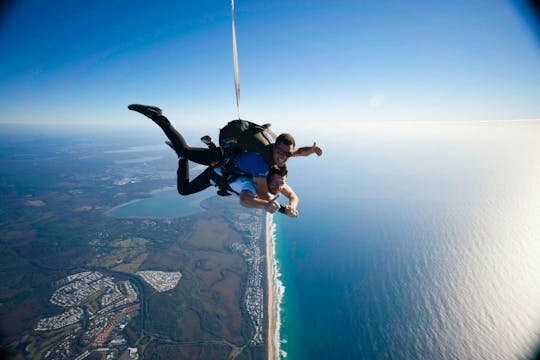 15.000 Fuß Fallschirmspringen in Noosa unter der Woche möglich