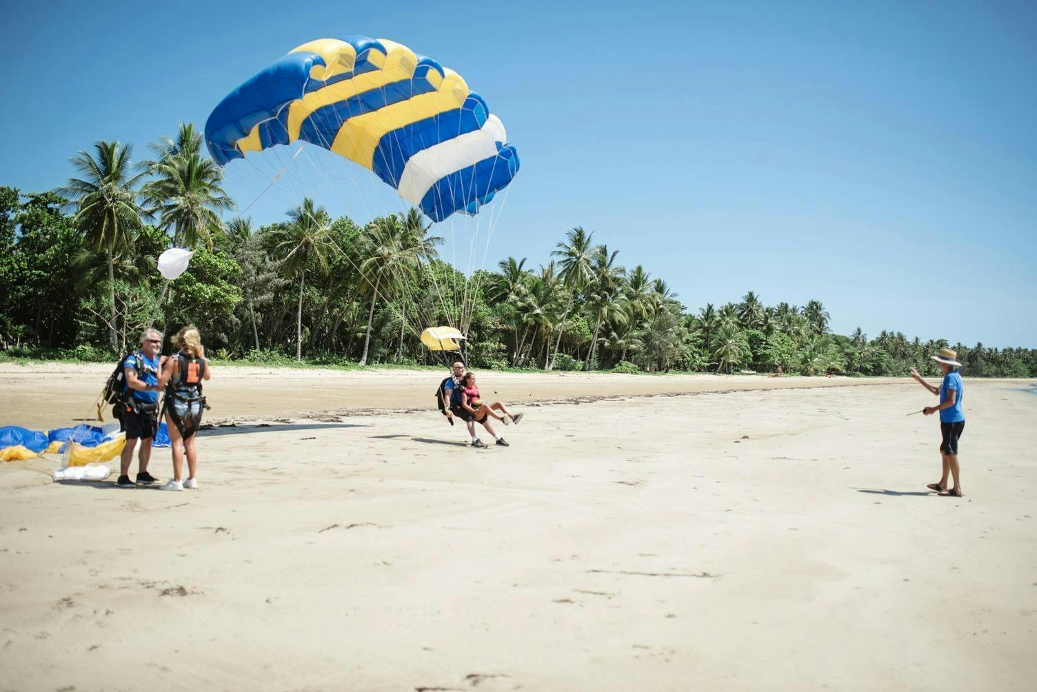 Skydive van 15.000 voet met ophaalservice in Mission Beach-gebied