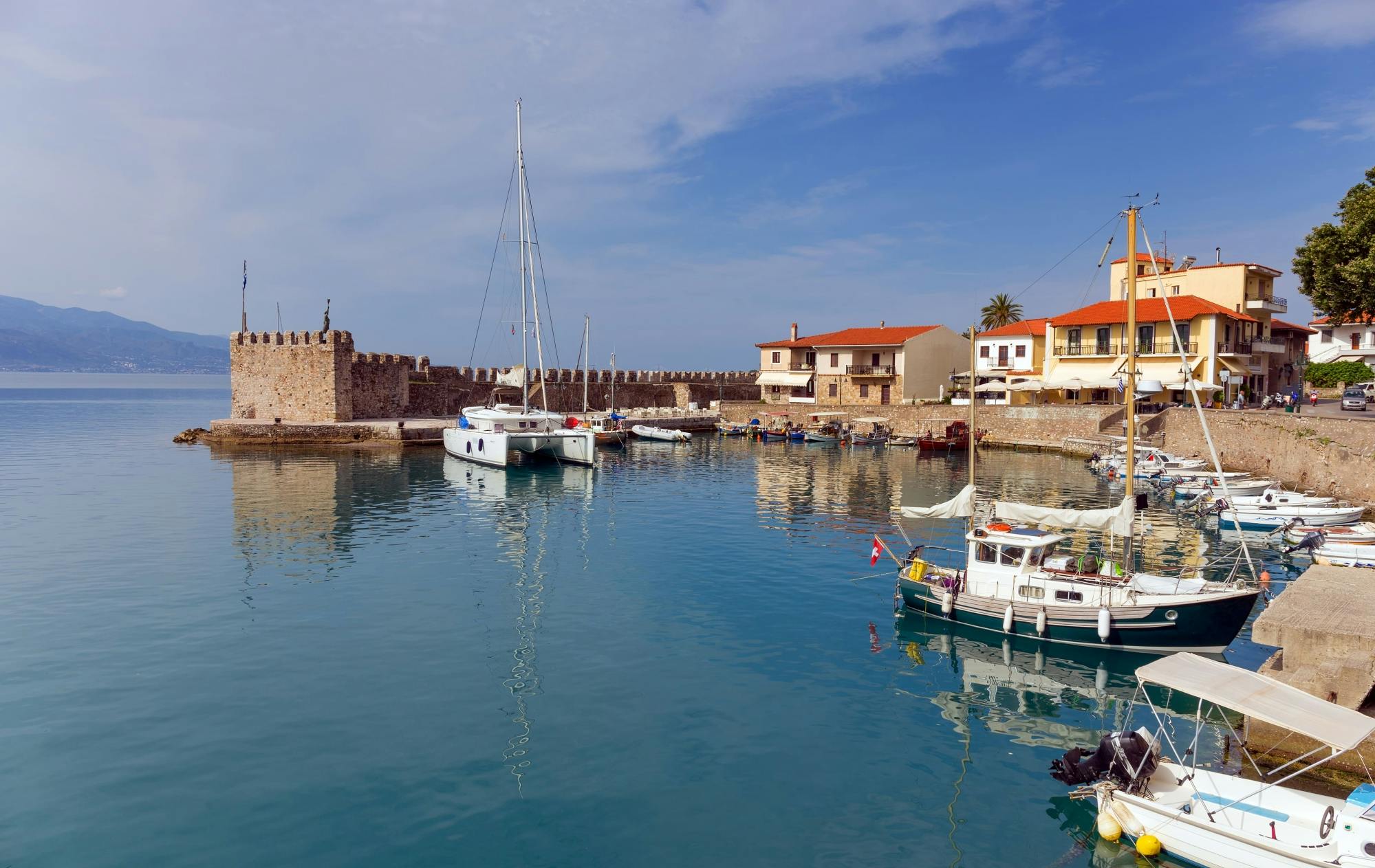 Visite de Naupacte et Trizonia avec un guide local