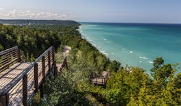 Audio-Guided Driving Tour of Michigan Lakeshore M-22