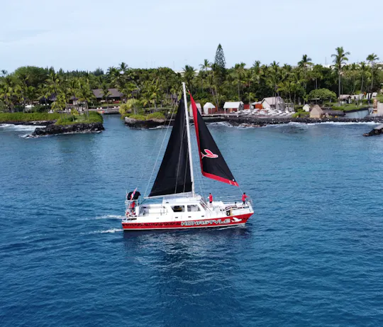 Experiencia de tarde de snorkel y vela con todo incluido en Kona