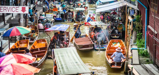 Railway Market to Floating Market Guided Tour with a Boat Ride