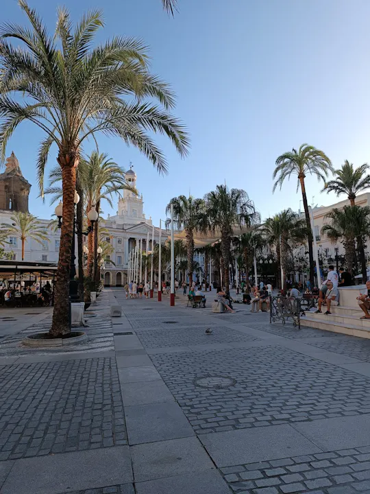 Cadiz Food Tour with Tapas & Drinks with a Local
