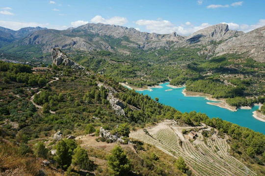 Guadalest and Algar waterfalls tour from Alicante