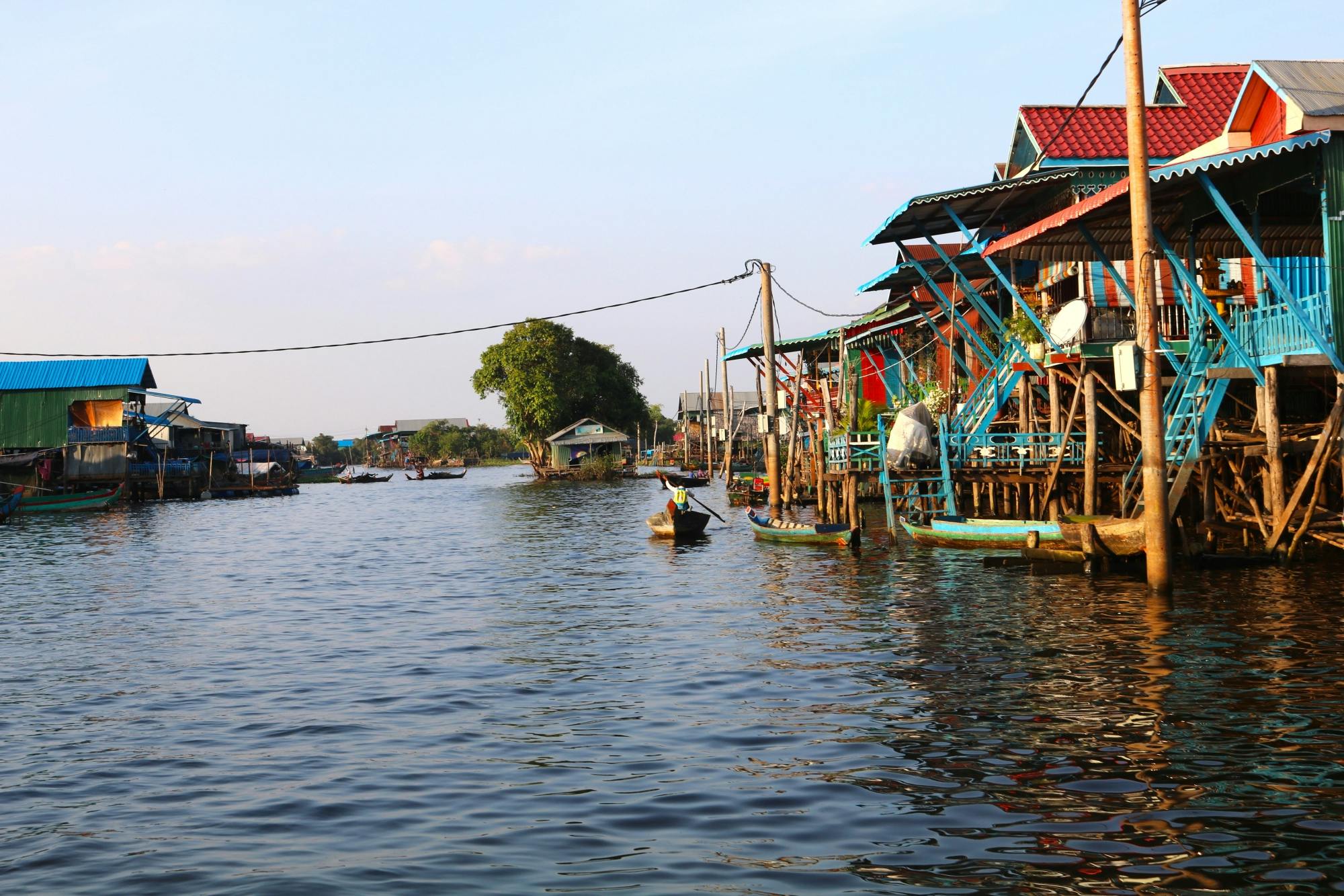 Tour al lago Tonle Sap e Kampong Phluk con prelievo