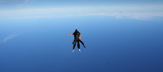 Parachutisme de 15 000 pieds à Byron Bay disponible dans la semaine