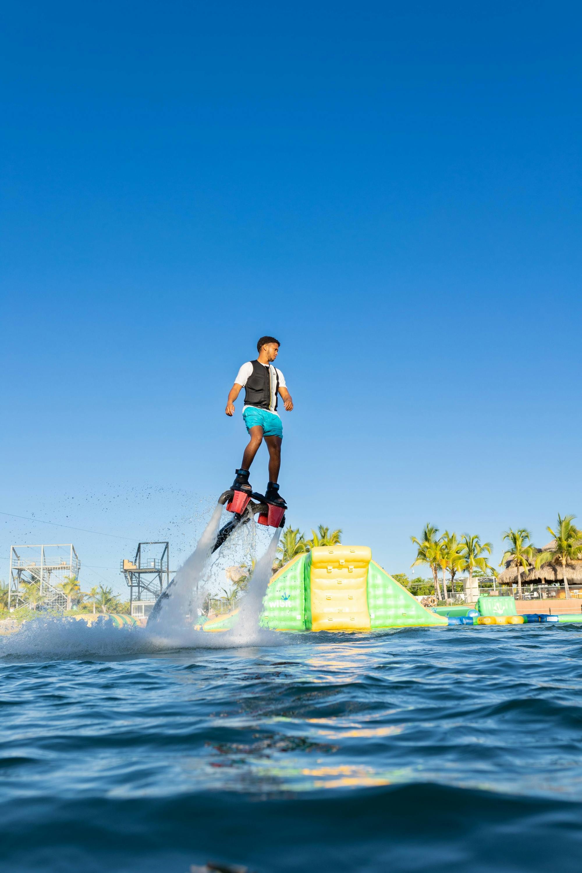 Esperienza di flyboarding a Punta Cana presso il Caribbean Lake Park