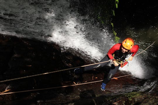 Aventura de barranquismo en Sudamala