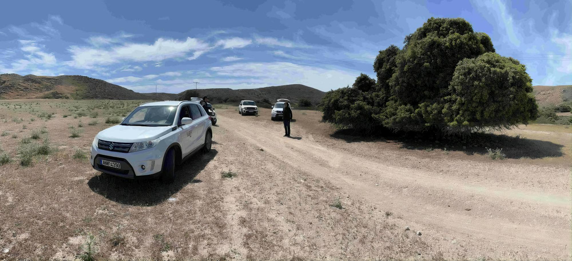 Full-day 4x4 experience of western Milos