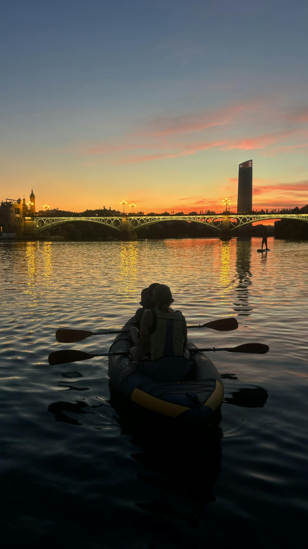 Kajakervaring bij zonsondergang in Sevilla