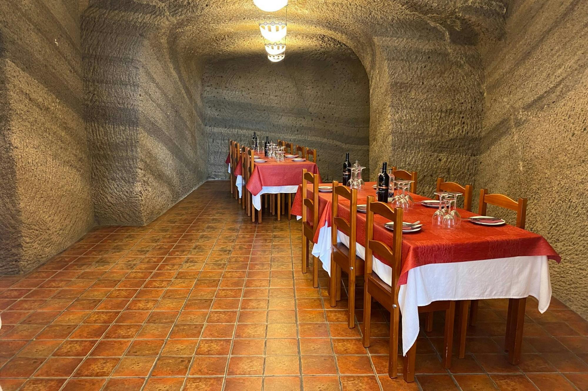 Finca Los Olivos and Rum Distillery Tour with Lunch in a Cave Restaurant