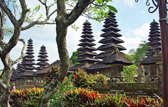 Excursão privada ao pôr do sol em Taman Ayun e Tanah Lot