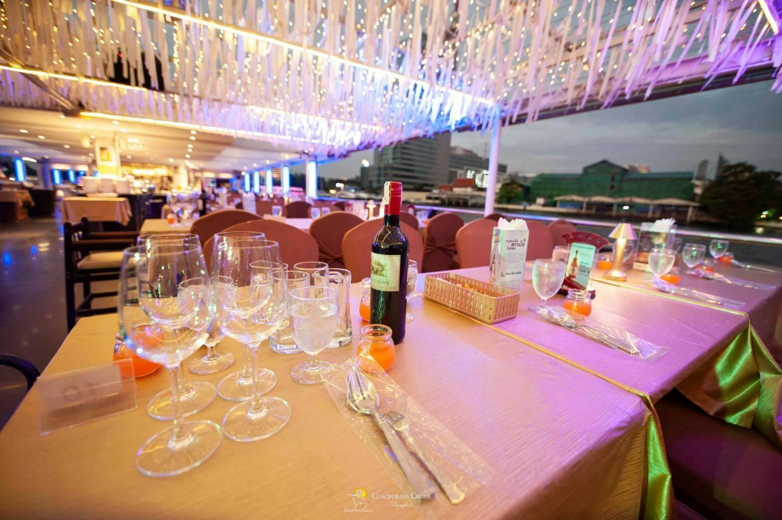 Evening dinner on Chao Phraya cruise