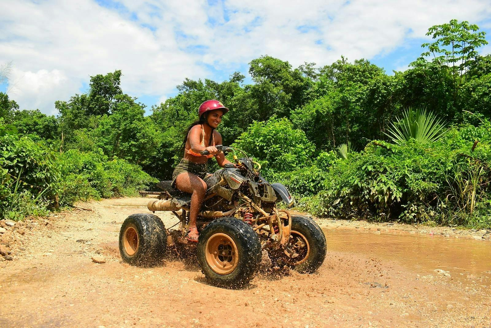 Cancún-Abenteuertour mit ATV, Seilrutschen, Cenote und Schnorcheln am Riff