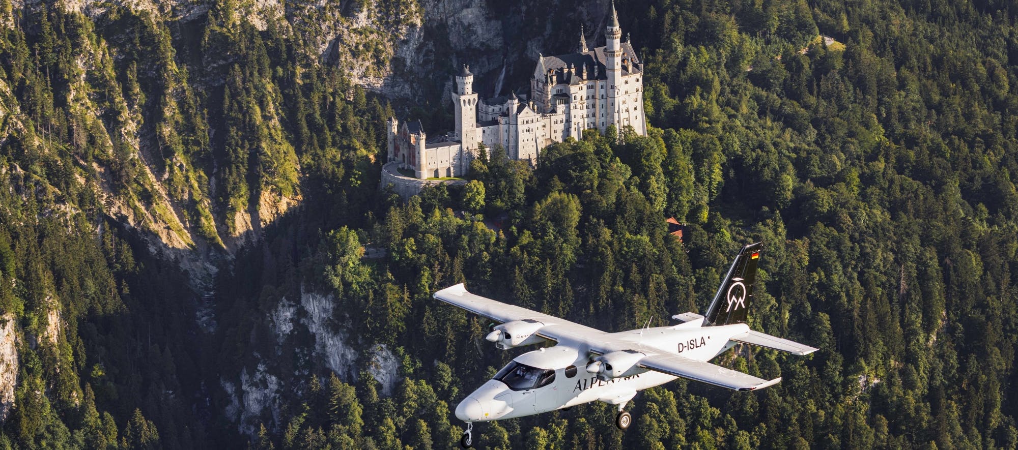 Scenic Flight Neuschwanstein, Zugspitze, the Alps, Lakes, Castles, Munich