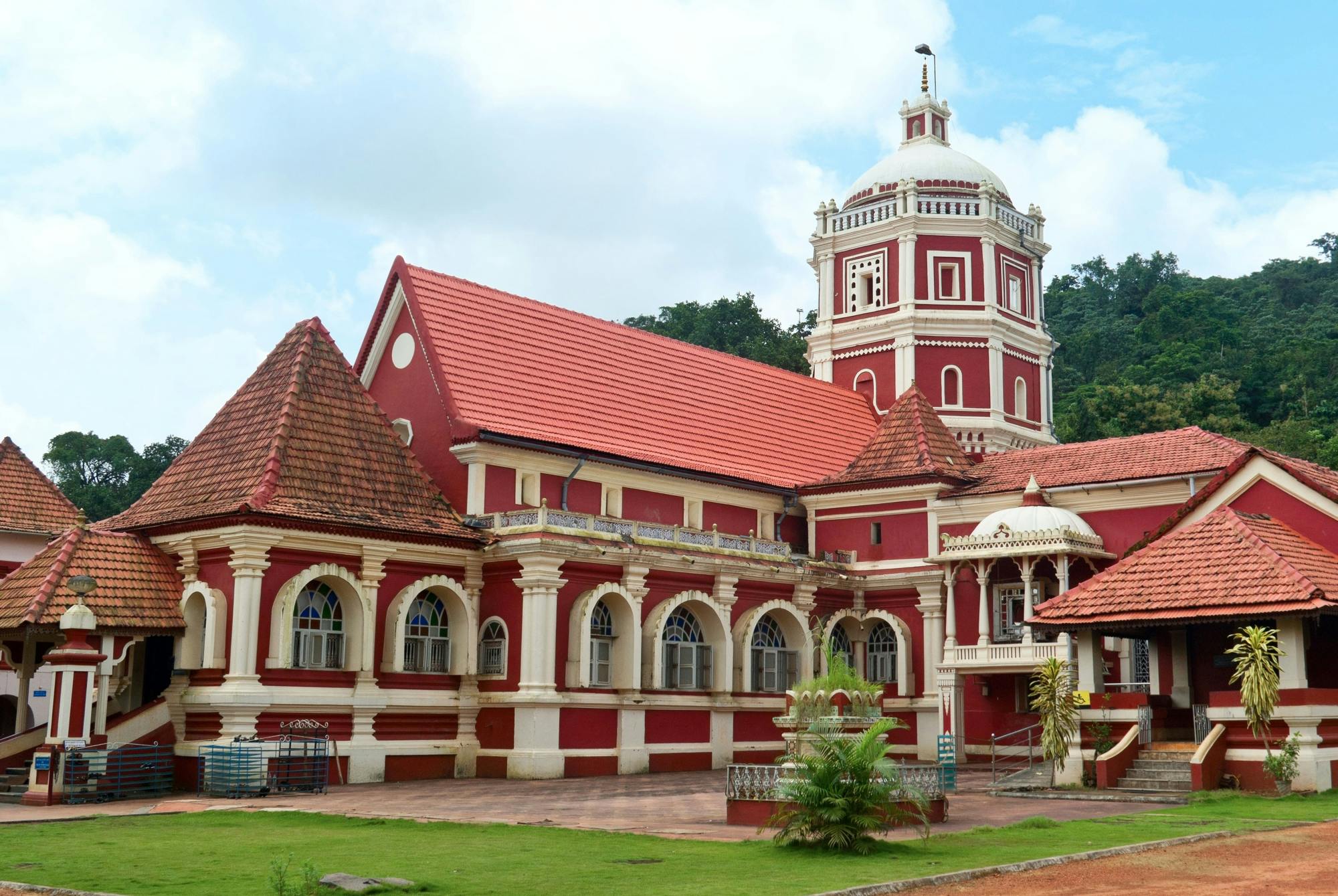 Panaji & Old Goa Tour with Basilica of Bom Jesus Visit