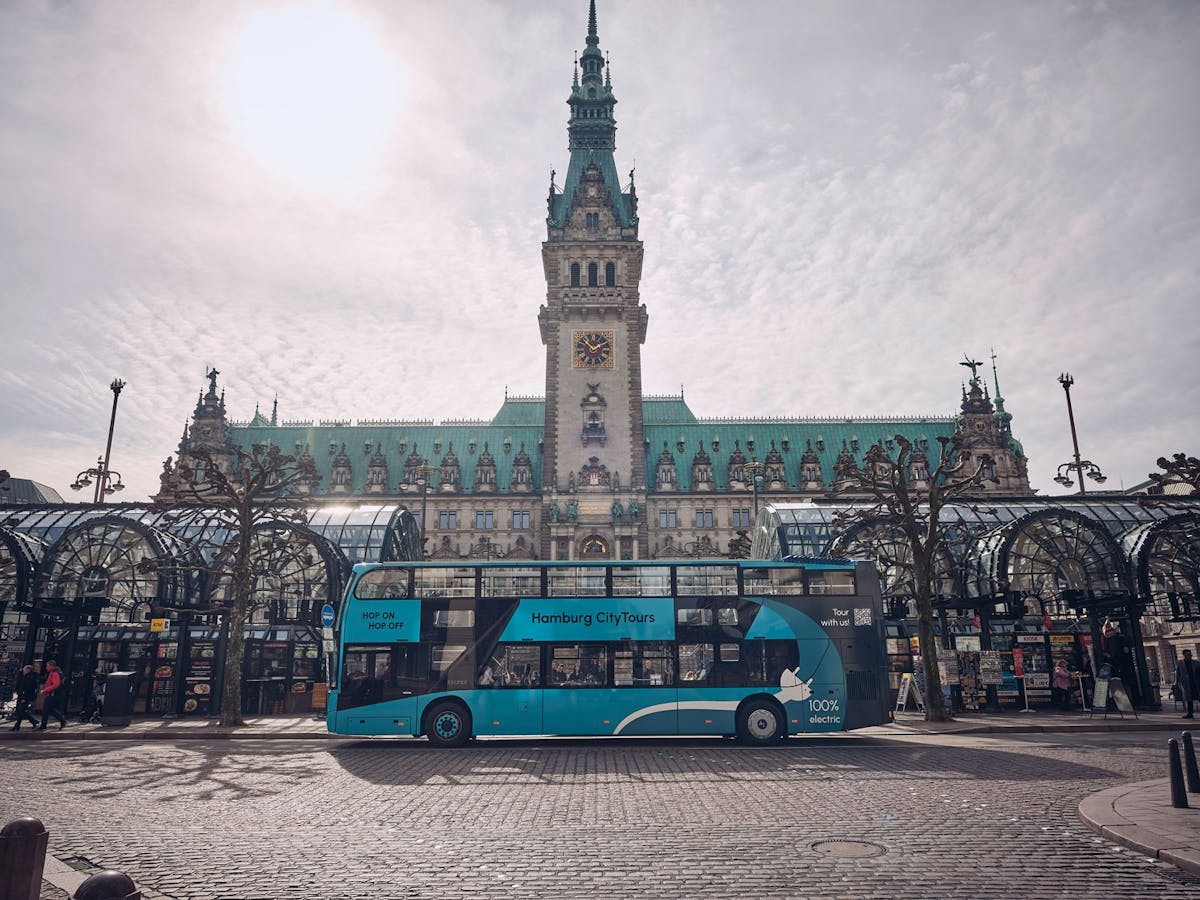 Hop-on-hop-off-busrondrit door Hamburg