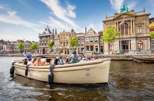 Navegación por los canales de Haarlem con guía local