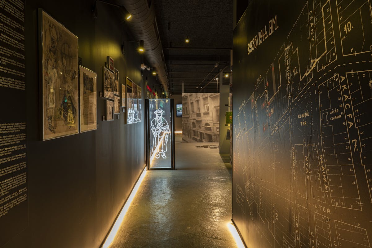 Toegangsticket voor het geheime museum Mika Tivadar in Boedapest